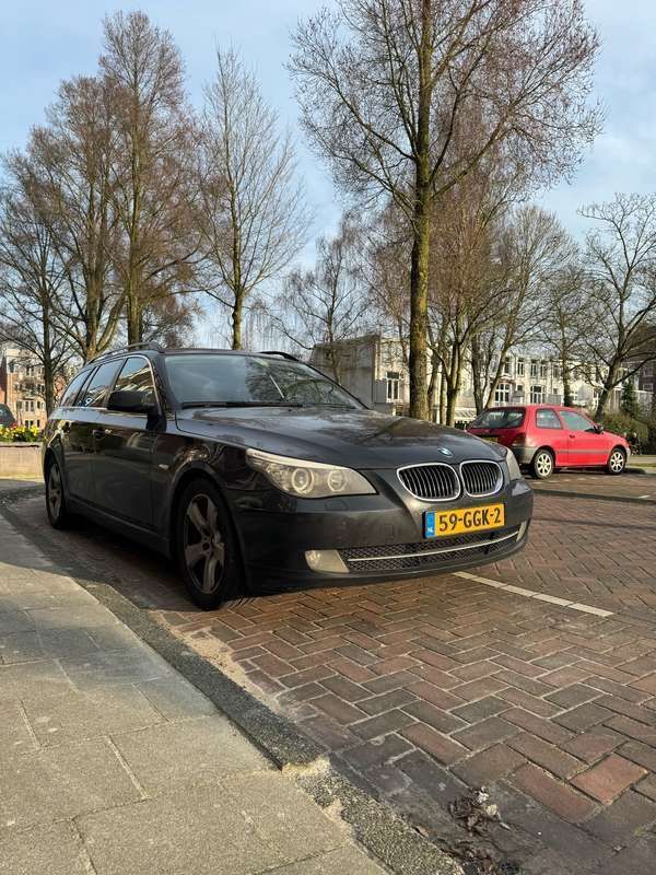 Zwart Gebruikt 2008 BMW 530 Executive Stationwagen | € 4.200 (Goede deal) - Afbeelding 1/4