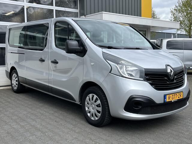 Grijs Gebruikt 2016 Renault Trafic Authentique Van | € 23.950 - Afbeelding 1/4