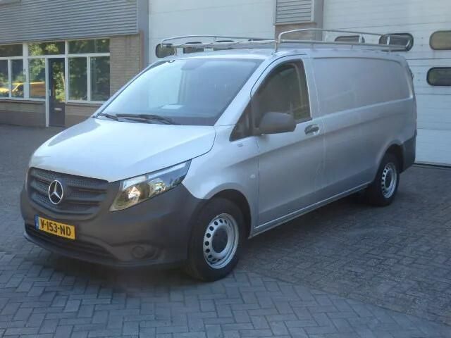 Grijs Gebruikt 2018 Mercedes Vito MPV | € 15.500 (Goede deal) - Afbeelding 1/4