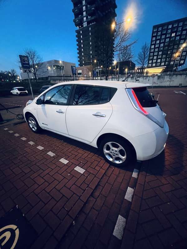 Gebruikt 2014 Nissan Leaf Acenta Hatchback | € 5.800 (Eerlijke prijs) - Afbeelding 1/4