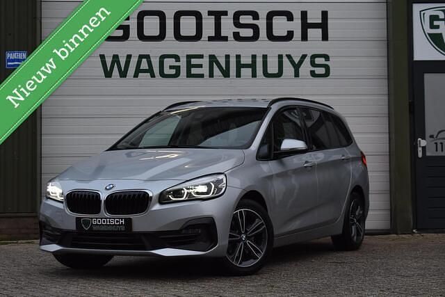 Grijs Gebruikt 2020 BMW 218 Executive Stationwagen | € 15.400 (Super prijs) - Afbeelding 1/4