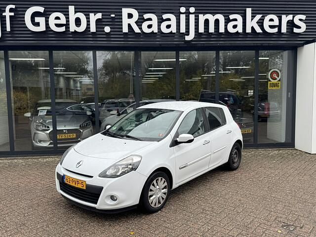 Wit Gebruikt 2011 Renault Clio II Hatchback | € 2.450 (Eerlijke prijs) - Afbeelding 1/4