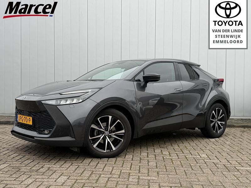 Grijs Occasion 2024 Toyota C-HR Edition SUV | € 30.400 (Eerlijke prijs) - Afbeelding 1/4