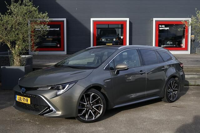 Bruin Gebruikt 2020 Toyota Corolla Premium Stationwagen | € 26.950 (Eerlijke prijs) - Afbeelding 1/4