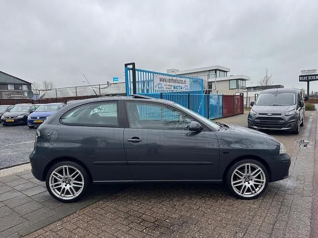 Occasion Seat Ibiza Sport 101 PK (74 kW) 2006 Grijs Hatchback