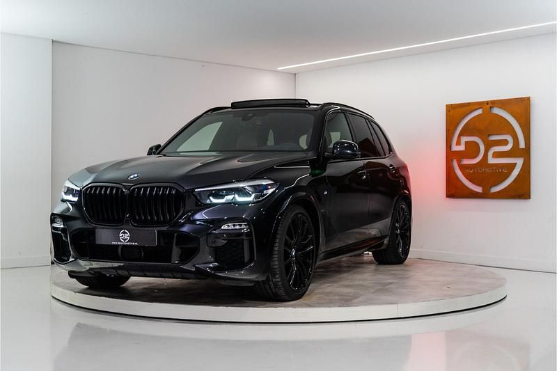 Zwart Occasion 2025 BMW X5 Executive SUV | € 51.980 - Afbeelding 1/4