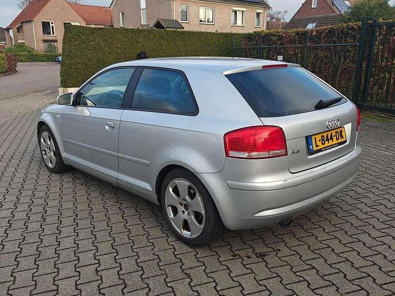 Occasion Audi A3 Attraction 116 PK (85 kW) 2006 Zilver Hatchback