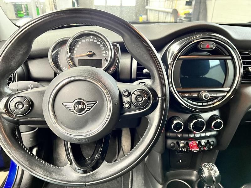 Occasion Mini Cooper Business 2019 Blauw Hatchback