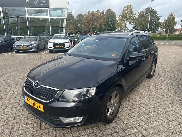 Zwart Gebruikt 2014 Skoda Octavia GreenLine Stationwagen | € 6.799 (Eerlijke prijs) - Afbeelding 1/4
