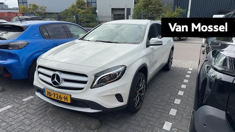 Wit Gebruikt 2016 Mercedes GLA180 Ambition SUV | € 18.940 (Eerlijke prijs) - Afbeelding 1/4