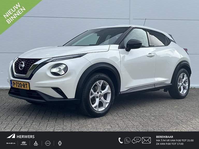 White pearl (qab) Gebruikt 2020 Nissan Juke SUV | € 14.935 (Goede deal) - Afbeelding 1/4