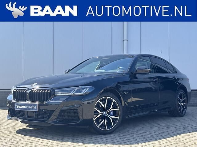 Zwart Gebruikt 2023 BMW 530e M Sport Sedan | € 48.499 (Duur) - Afbeelding 1/4
