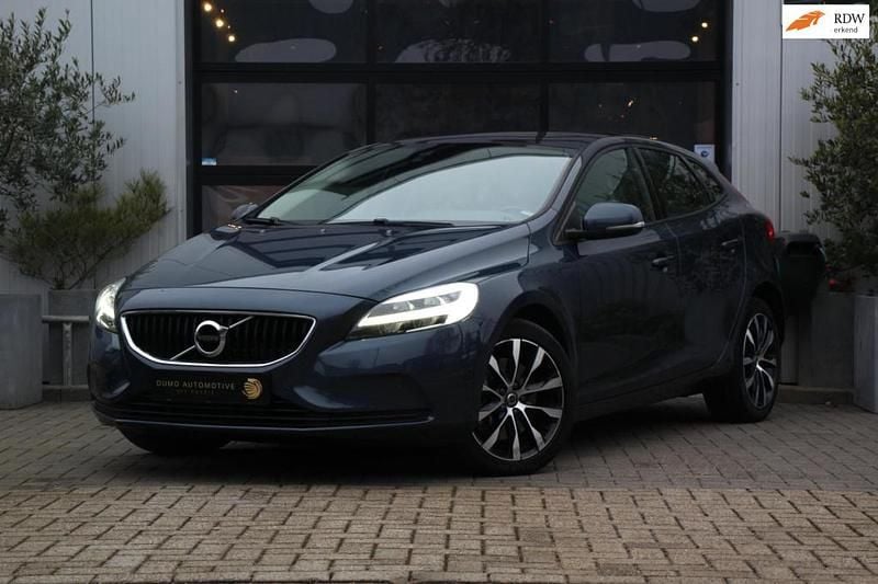 Hatchback Occasion 2019 Volvo V40 Hatchback | € 18.785 (Eerlijke prijs) - Afbeelding 1/4