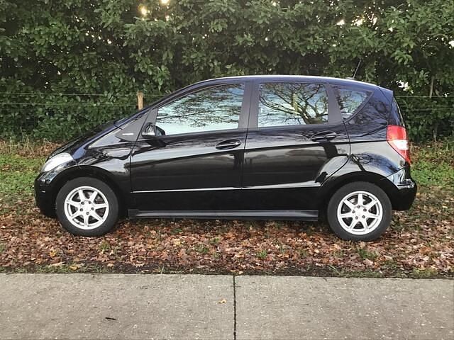 Zwart Gebruikt 2009 Mercedes A160 Avantgarde MPV | € 4.750 (Eerlijke prijs) - Afbeelding 1/3