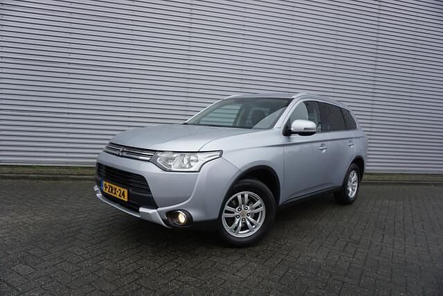 Occasion Mitsubishi Outlander Edition 122 PK (89 kW) 2015 Grijs SUV