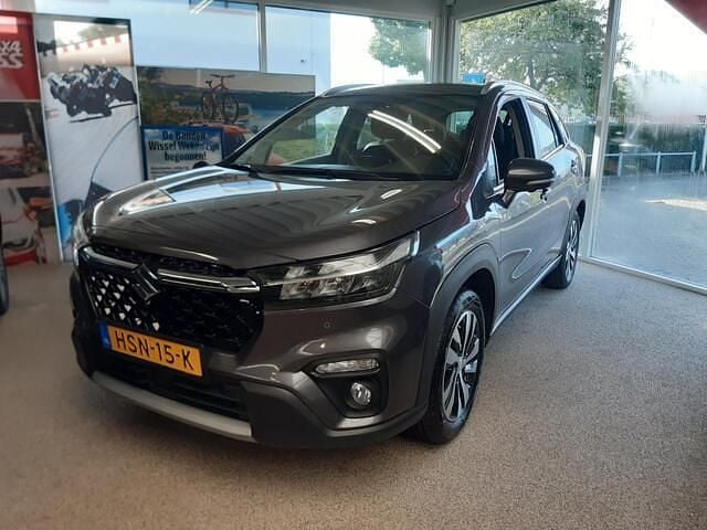 Grijs Occasion 2023 Suzuki SX4 S-Cross Comfort SUV | € 24.949 (Iets duurder) - Afbeelding 1/3