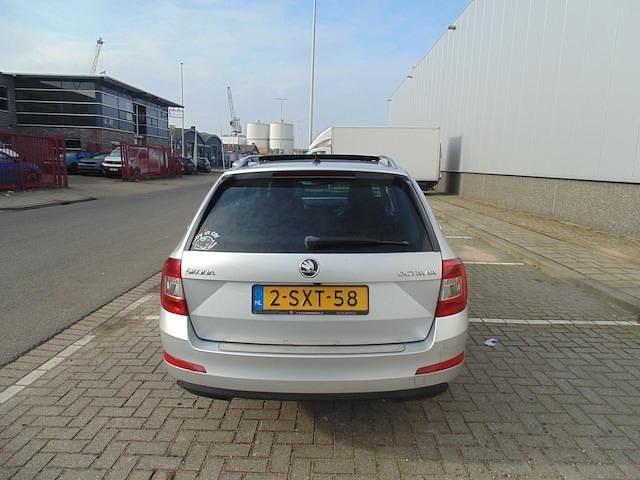 Occasion Skoda Octavia Business Line 140 PK (102 kW) 2014 Grijs Stationwagen