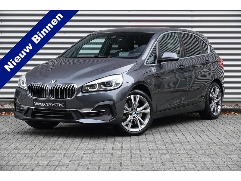 Grijs Gebruikt 2019 BMW 225 Active Tourer Executive MPV | € 19.900 (Eerlijke prijs) - Afbeelding 1/4