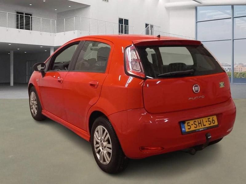 Occasion Fiat Punto 84 PK (61 kW) 2013 Rood Hatchback