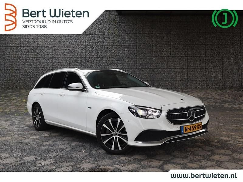 Wit Gebruikt 2020 Mercedes E300 AMG Stationwagen | € 33.995 (Eerlijke prijs) - Afbeelding 1/3