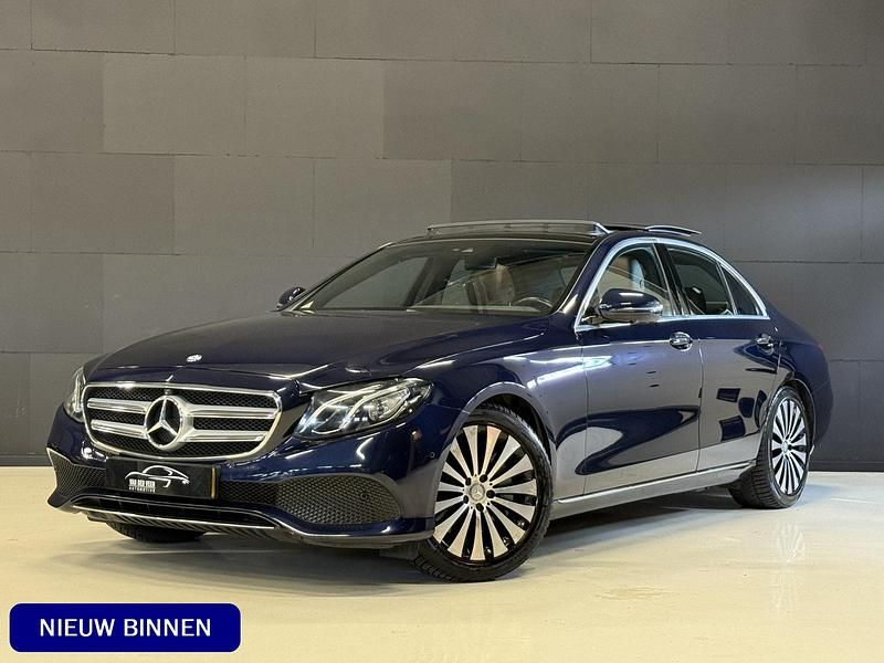 Blauw Occasion 2016 Mercedes E350 Edition Sedan | € 24.800 (Eerlijke prijs) - Afbeelding 1/4