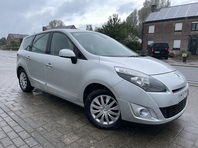 Grijs Gebruikt 2010 Renault Scénic MPV | € 5.950 (Iets duurder) - Afbeelding 1/4