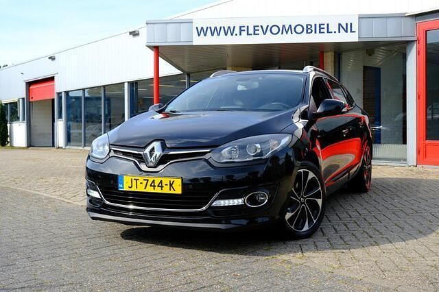 Zwart Gebruikt 2016 Renault Mégane GrandTour Bose Edition Stationwagen | € 7.450 (Eerlijke prijs) - Afbeelding 1/4