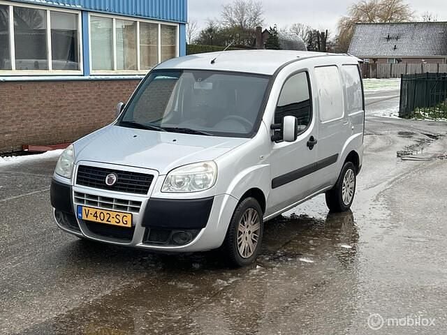 Zilver Gebruikt 2008 Fiat Doblò Basis MPV | € 999 (Goede deal) - Afbeelding 1/4