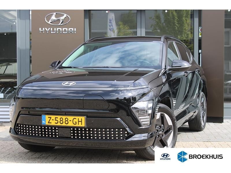 Zwart Gebruikt 2024 Hyundai Kona Comfort SUV | € 34.895 (Super prijs) - Afbeelding 1/4