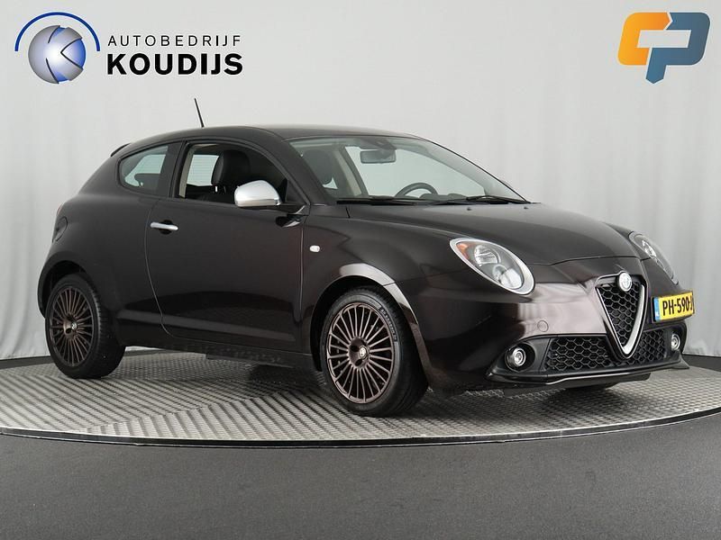 Zwart Gebruikt 2017 Alfa Romeo MiTo Super Hatchback | € 9.500 (Eerlijke prijs) - Afbeelding 1/4