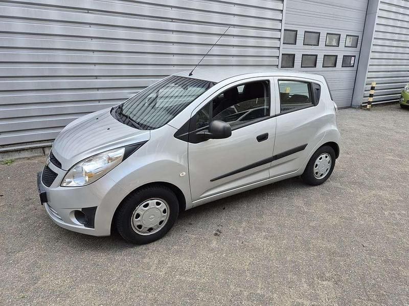 Grijs Gebruikt 2012 Chevrolet Spark LS Hatchback | € 2.900 (Eerlijke prijs) - Afbeelding 1/4