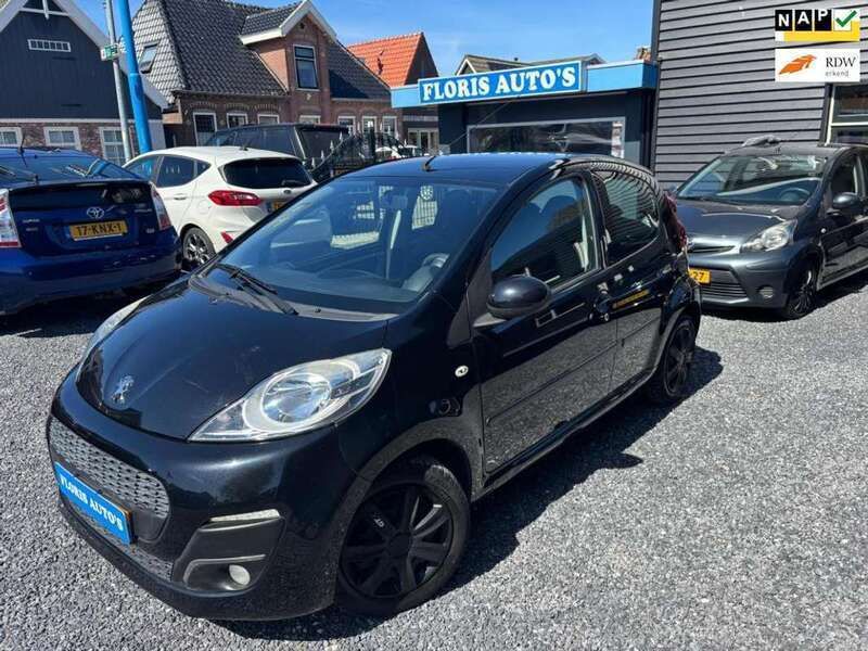 Zwart, metallic lak Gebruikt 2013 Peugeot 107 Hatchback | € 5.995 (Eerlijke prijs) - Afbeelding 1/4