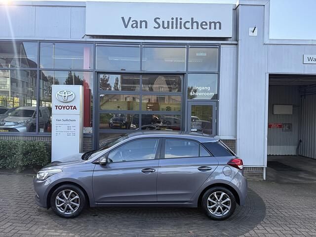 Grijs Gebruikt 2018 Hyundai i20 Comfort Hatchback | € 10.995 (Eerlijke prijs) - Afbeelding 1/4