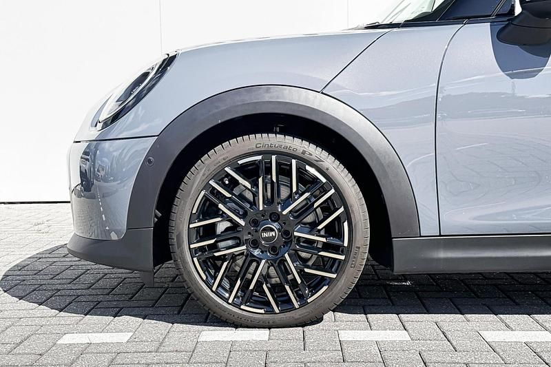 Nieuw Mini Cooper S Cabriolet Favoured 204 PK (150 kW) 2025 Copper grey Cabriolet