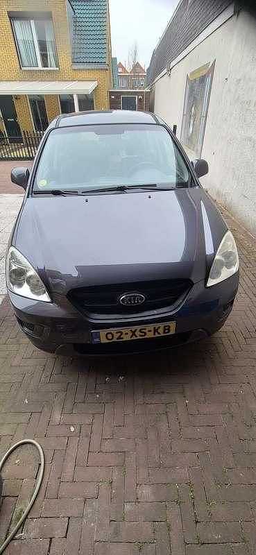 Blauw Gebruikt 2007 Kia Carens MPV | € 2.500 (Eerlijke prijs) - Afbeelding 1/4