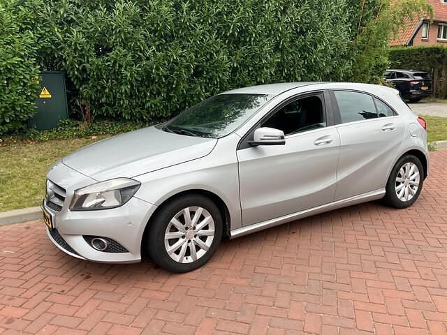 Grijs Gebruikt 2013 Mercedes A180 Hatchback | € 9.995 (Super prijs) - Afbeelding 1/4