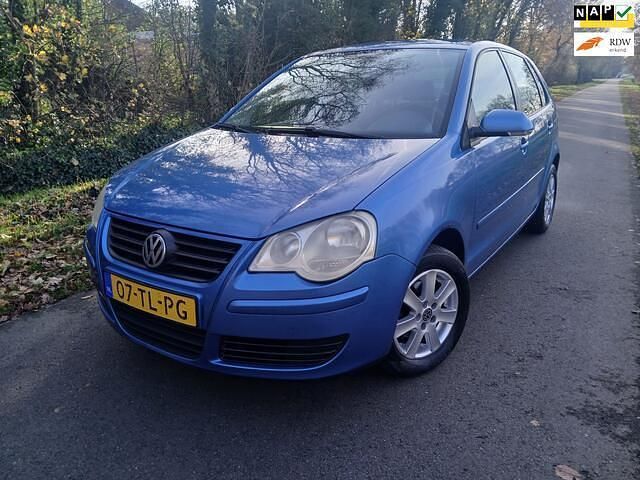 Blauw Gebruikt 2006 VW Polo Hatchback | € 1.950 (Iets duurder) - Afbeelding 1/4