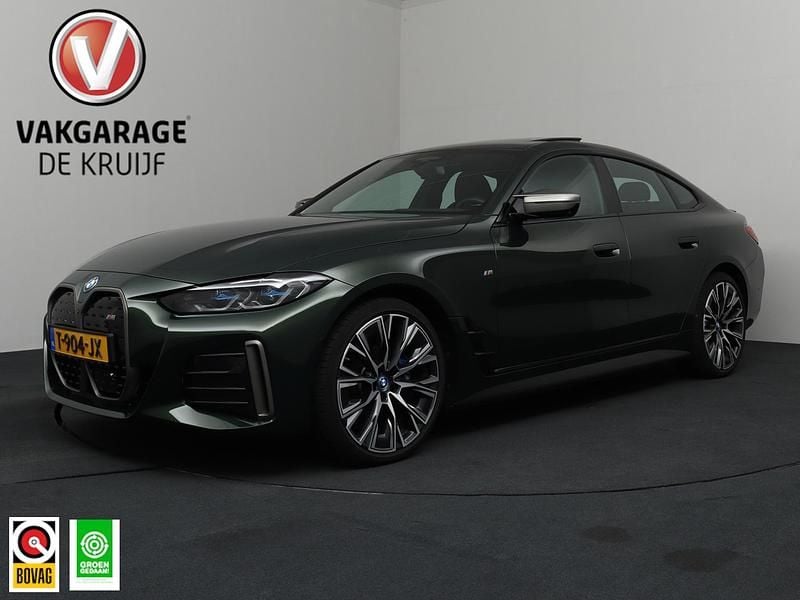 Groen Gebruikt 2023 BMW i4 Executive Sedan | € 51.045 (Eerlijke prijs) - Afbeelding 1/4