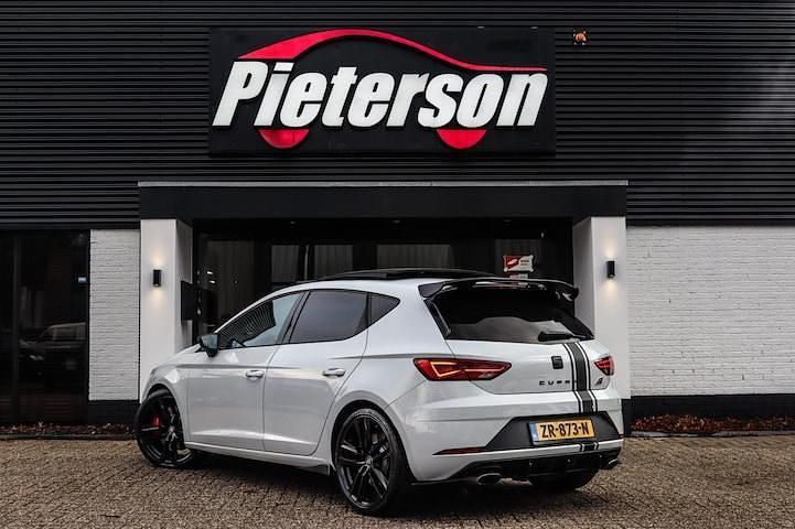 Occasion Seat Leon CUPRA 301 PK (221 kW) 2018 Wit Hatchback