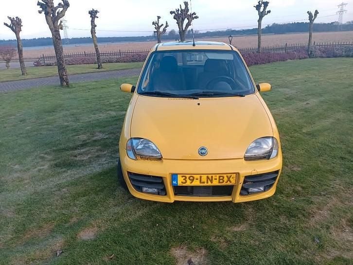 Occasion Fiat Seicento 54 PK (39 kW) 2003 Geel Hatchback