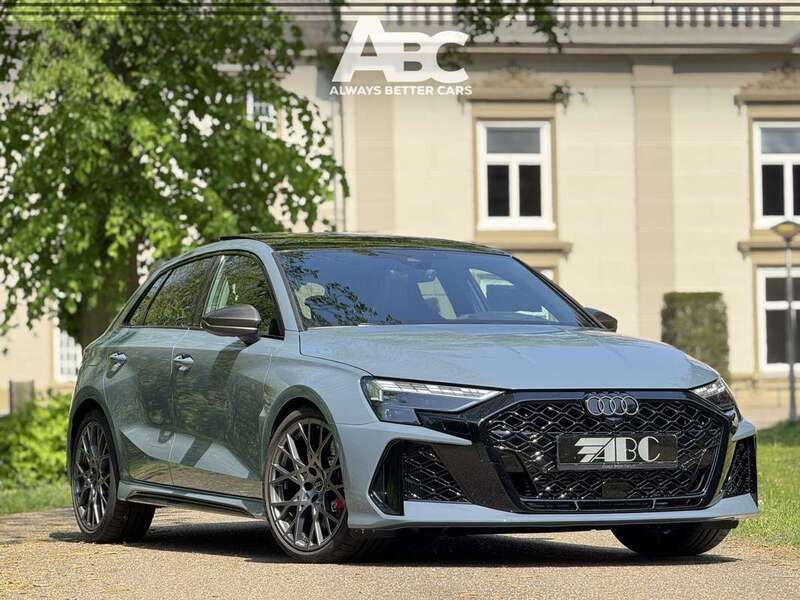 Blauw Gebruikt 2025 Audi RS3 Sportback S-Line Hatchback | € 95.900 (Duur) - Afbeelding 1/4