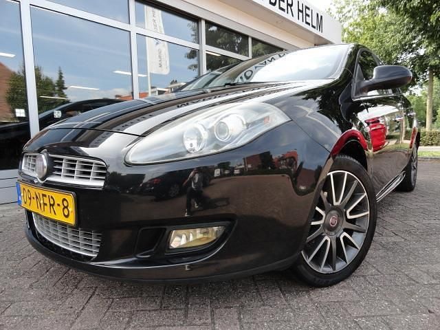 Zwart Gebruikt 2010 Fiat Bravo Dynamic Hatchback | € 2.450 (Iets duurder) - Afbeelding 1/4