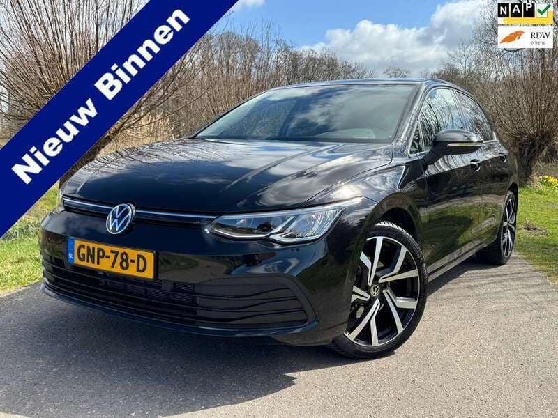 Zwart Gebruikt 2024 VW Golf VIII Edition Hatchback | € 31.777 (Goede deal) - Afbeelding 1/4