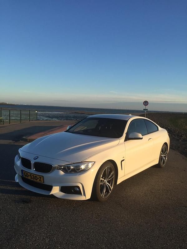 Wit Gebruikt 2015 BMW 420 Executive Coupé | € 19.995 - Afbeelding 1/4