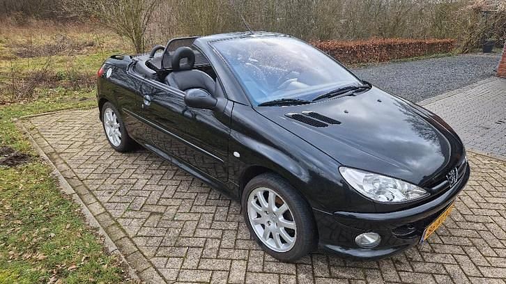 Occasion Peugeot 206 CC 136 PK (100 kW) 2004 Zwart Cabriolet