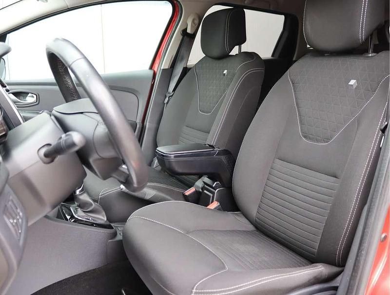 Occasion Renault Clio GrandTour Intens 120 PK (88 kW) 2017 Rood Stationwagen