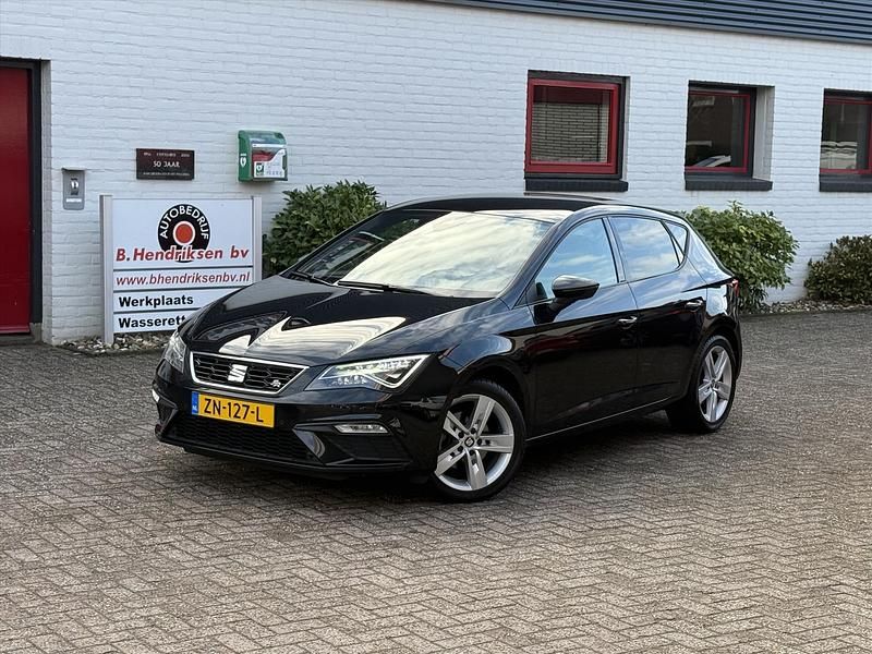 Zwart Occasion 2019 Seat Leon Business Hatchback | € 16.400 (Eerlijke prijs) - Afbeelding 1/4