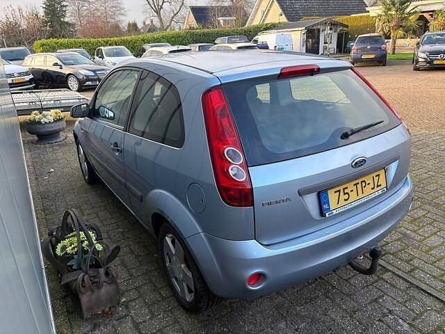 Occasion Ford Fiesta Futura 69 PK (50 kW) 2006 Blauw (metallic) Hatchback
