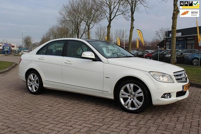 Wit Occasion 2008 Mercedes C200 Avantgarde Sedan | € 9.999 (Iets duurder) - Afbeelding 1/4