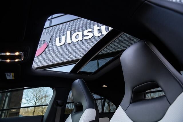 Occasion Mercedes CLA200 Premium Plus 165 PK (121 kW) 2021 Grijs Sedan